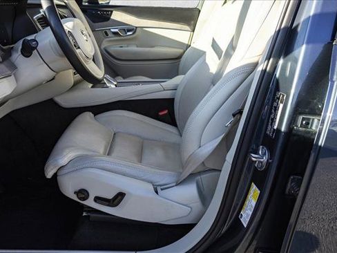 Used 2023 Volvo XC90 B6 Ultimate w/ Protection Package Premier image 11