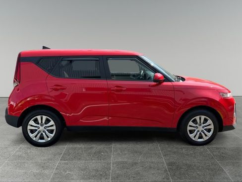 Used 2021 Kia Soul LX FWD image 6