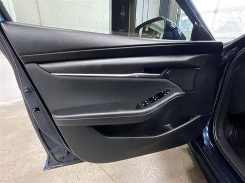 Used 2021 MAZDA MAZDA3 s FWD image 10