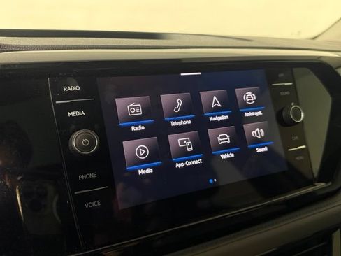Used 2024 Volkswagen Taos SE FWD image 19
