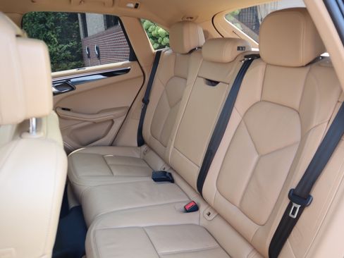 Used 2015 Porsche Macan S AWD/4WD image 29