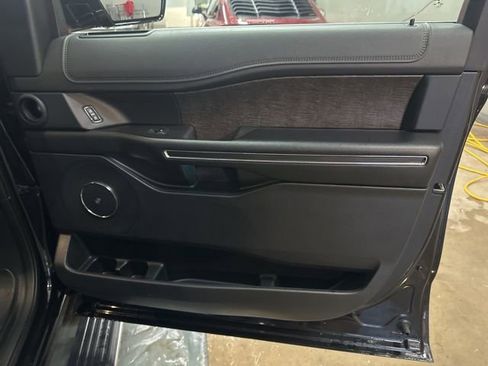 Used 2021 Ford Expedition Limited image 26