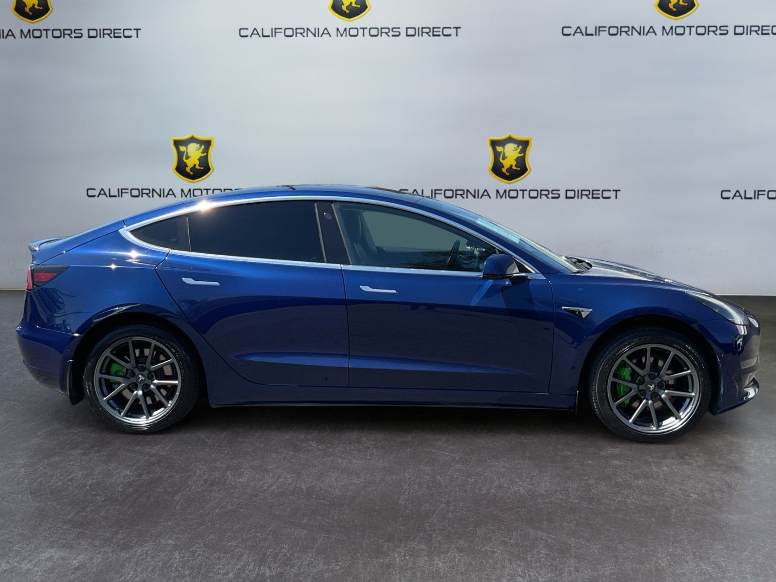 Used 2018 Tesla Model 3 Long Range RWD image 4