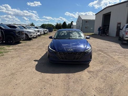 Used 2021 Hyundai Elantra SE FWD image 5