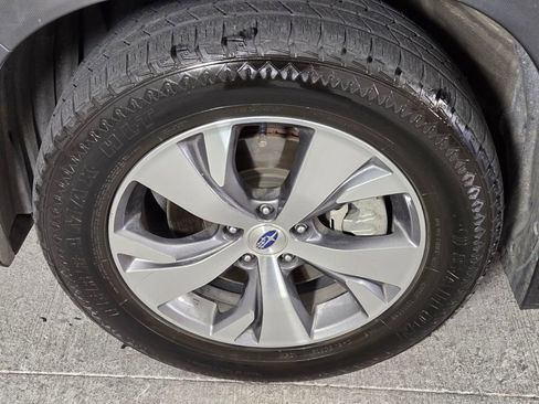 Used 2020 Subaru Ascent Premium w/ Convenience Package AWD/4WD image 14