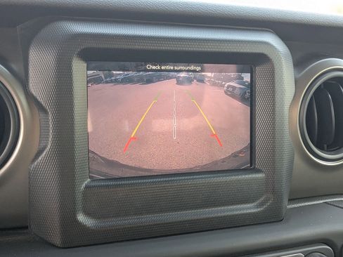 Used 2018 Jeep Wrangler Sport image 17