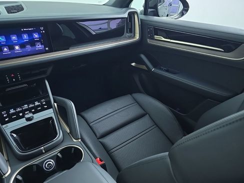 Certified 2026 Porsche Cayenne Coupe AWD/4WD image 27