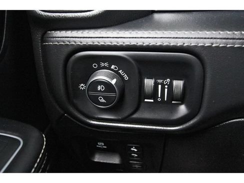 Used 2022 RAM 1500 Limited RWD image 9