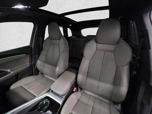 Certified 2025 Audi Q5 Premium Plus image 16