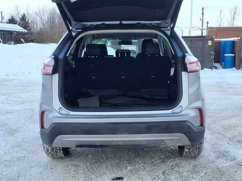 Used 2024 Ford Edge SEL w/ Convenience Package image 9