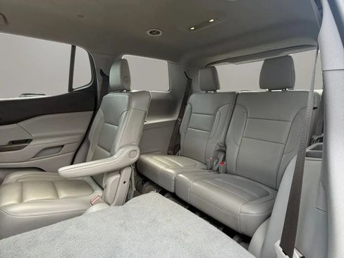 Used 2019 GMC Acadia SLT w/ LPO, Floor Liner Package FWD image 12