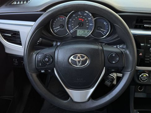 Used 2016 Toyota Corolla FWD image 13