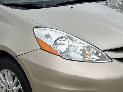 Used 2008 Toyota Sienna LE FWD image 10