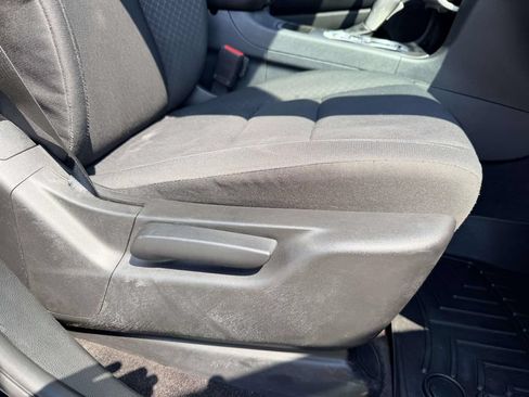 Used 2018 Jeep Grand Cherokee Laredo AWD/4WD image 12