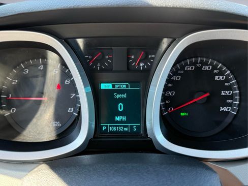 Used 2017 Chevrolet Equinox LS FWD image 29
