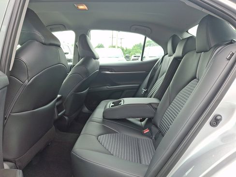 Used 2023 Toyota Camry SE FWD image 10
