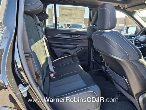 New 2025 Jeep Grand Cherokee Laredo X image 15