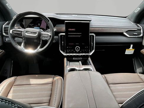 New 2026 GMC Acadia Denali Ultimate w/ LPO, Floor Liner Package AWD/4WD image 5