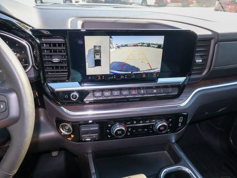 Used 2024 GMC Sierra 1500 SLT w/ SLT Premium Package AWD/4WD image 16