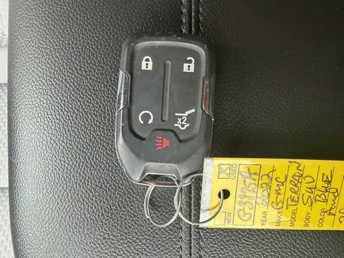 Used 2022 GMC Terrain SLE w/ Driver Convenience Package image 43