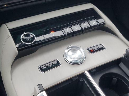 New 2025 Lincoln Navigator Reserve image 25