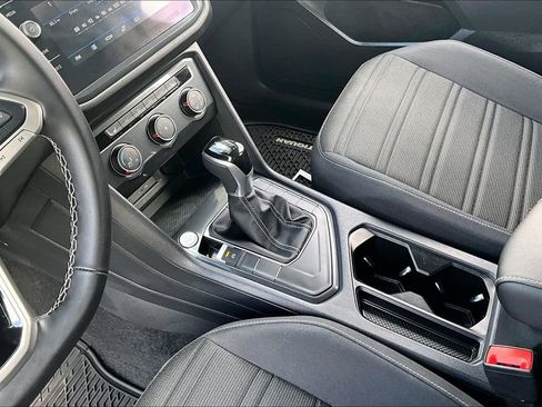 Used 2024 Volkswagen Tiguan S image 17