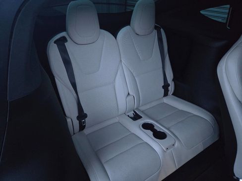 Used 2022 Tesla Model X image 27