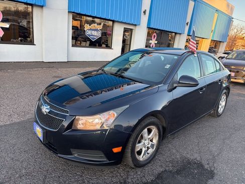 Used 2014 Chevrolet Cruze LT image 2