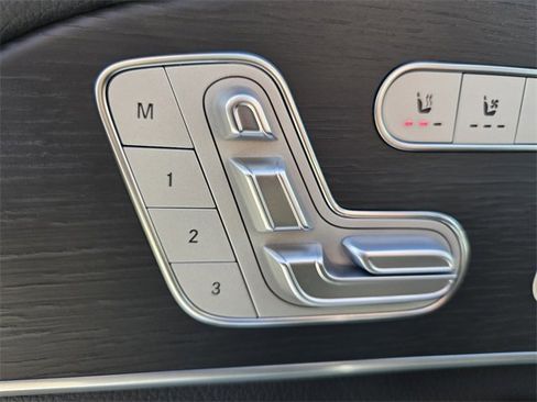 Used 2023 Mercedes-Benz GLS 450 4MATIC image 19