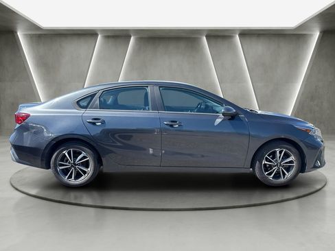 Used 2023 Kia Forte LXS w/ LXS Technology Package FWD image 8
