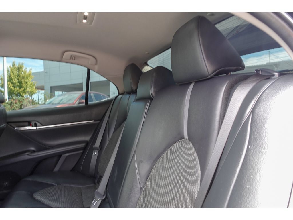 Used 2021 Toyota Camry XLE FWD image 21