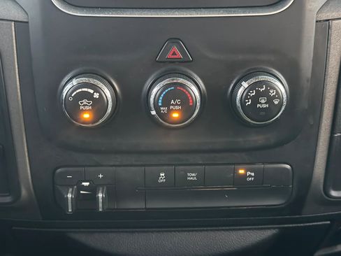 Used 2015 RAM 2500 Tradesman w/ Chrome Appearance Group AWD/4WD image 29