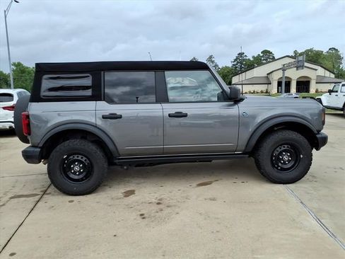 Used 2023 Ford Bronco Black Diamond AWD/4WD image 2