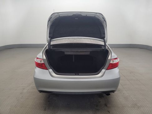 Used 2016 Toyota Camry SE FWD image 29