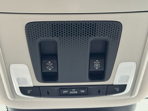 Used 2023 Honda Pilot Elite image 36