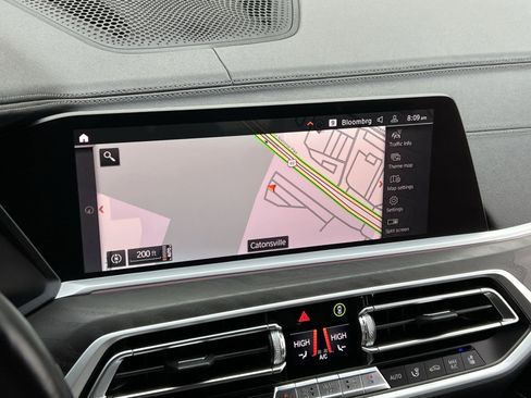 Used 2022 BMW X7 M50i image 18