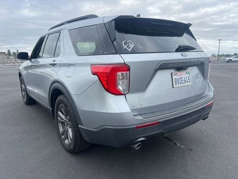 Used 2021 Ford Explorer XLT w/ Equipment Group 202A image 7