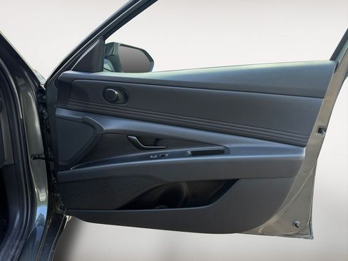 Certified 2025 Hyundai Elantra Sport FWD image 25