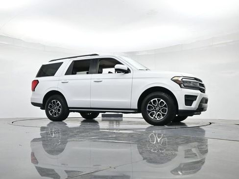 Certified 2022 Ford Expedition XLT image 40