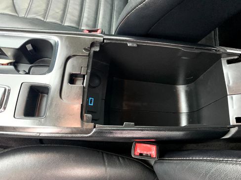 Used 2017 Ford Fusion SE w/ Fusion SE Technology Package image 14