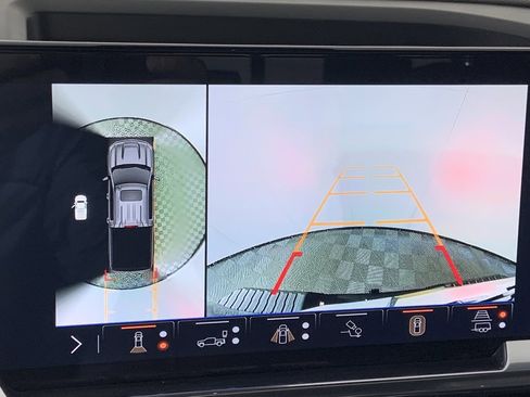 Used 2025 Chevrolet Silverado 1500 High Country w/ High Country Premium Package image 14