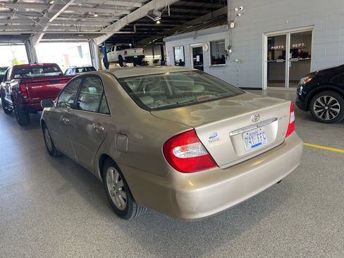 Used 2002 Toyota Camry XLE image 4