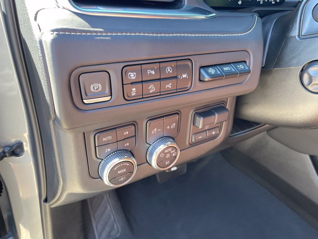 Used 2023 GMC Yukon Denali Ultimate AWD/4WD image 22