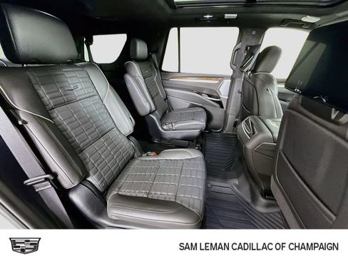 Used 2025 Cadillac Escalade Sport Platinum w/ LPO, ONYX Package AWD/4WD image 31