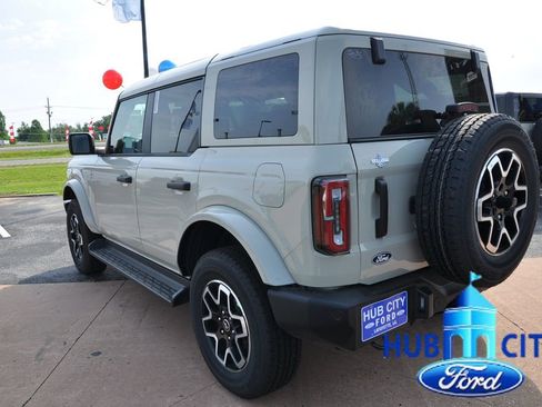 New 2026 Ford Bronco Outer Banks AWD/4WD image 3