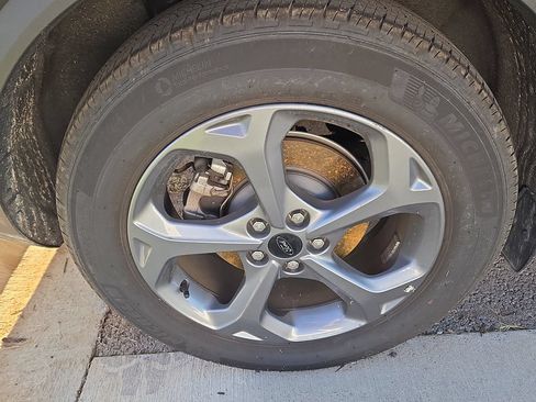 Used 2025 Ford Escape ST-Line FWD image 5