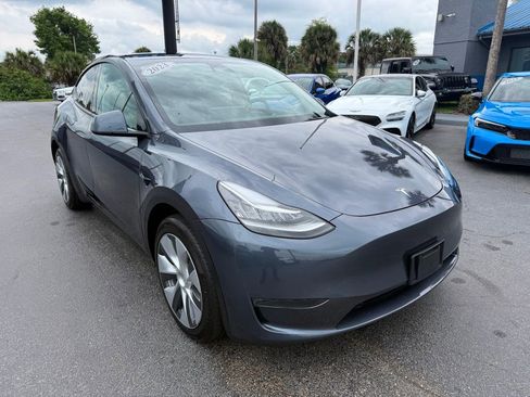 Used 2023 Tesla Model Y Long Range AWD/4WD image 3