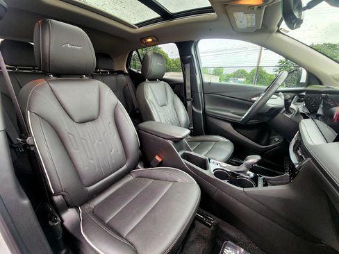 Used 2025 Buick Encore GX Avenir w/ Avenir Technology Package AWD/4WD image 41