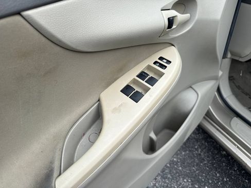 Used 2009 Toyota Corolla FWD image 11