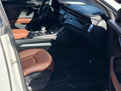 Used 2022 Audi Q8 Prestige image 28